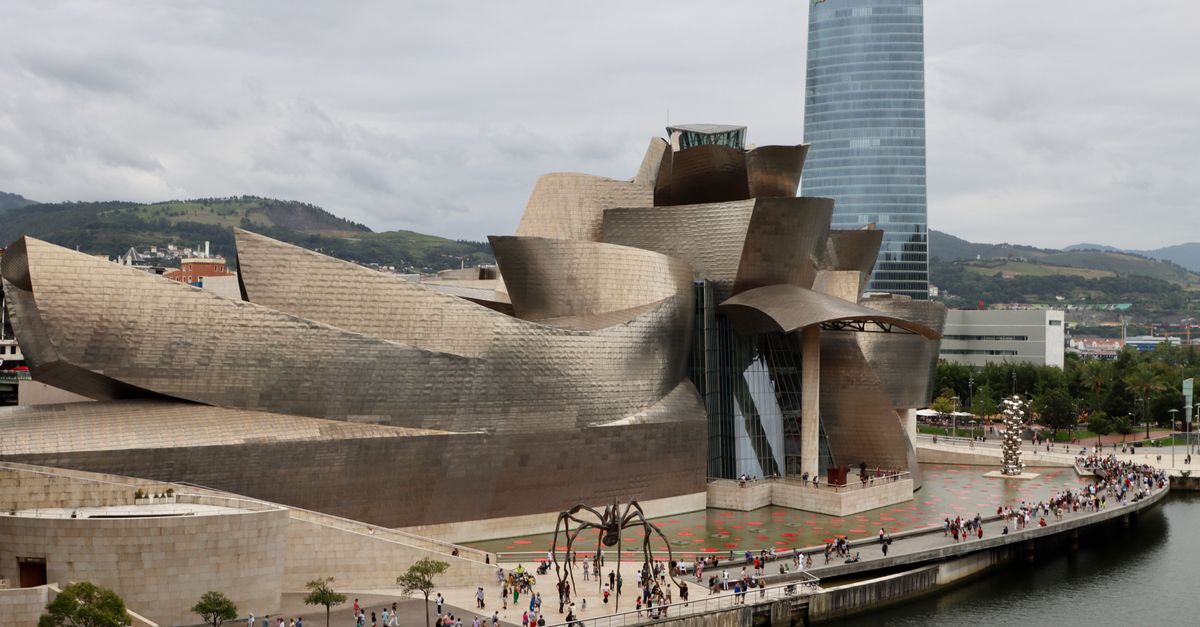 Bilbao Landgang: Guggenheim & Pintxos per Mietwagen